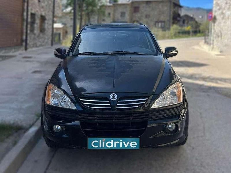Usado Ssangyong (KGM) Kyron Limited 141 CV (103 kW) 2006 Negro SUV
