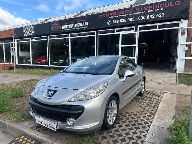 Gris / plata Usado 2009 Peugeot 207 CC Descapotable | 4990 € (Precio justo) - Imagen 1/4