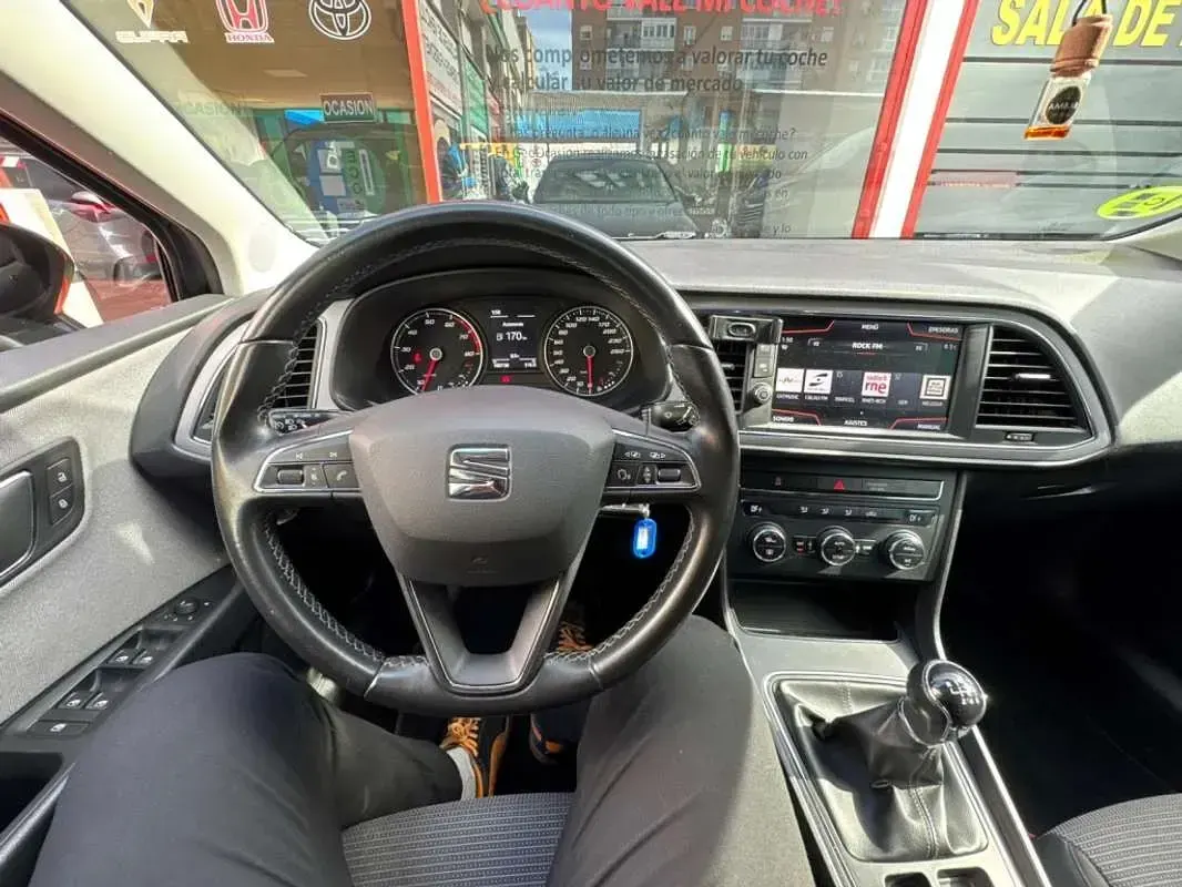 Käytetty Seat Leon ST Style 125 HP (91 kW) 2018 Musta Farmari