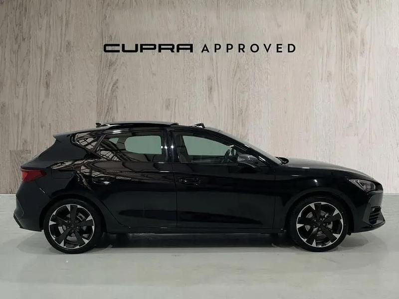 Usado Cupra Leon 150 HP (110 kW) 2024 Preto Sedan
