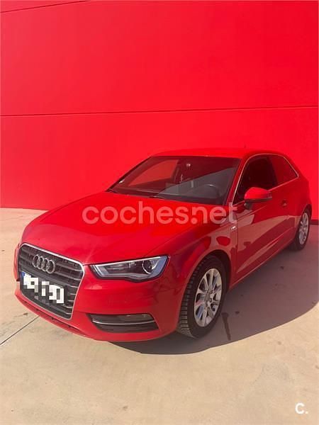 Rojo Usado 2013 Audi A3 Ambition Berlina | 8500 € (Buen precio) - Imagen 1/4