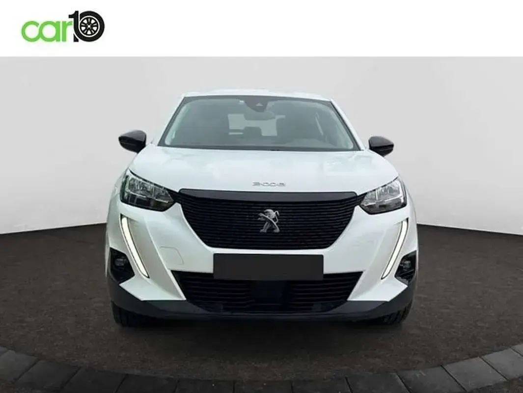 Usado Peugeot 2008 Active 110 CV (80 kW) 2022 Blanco SUV