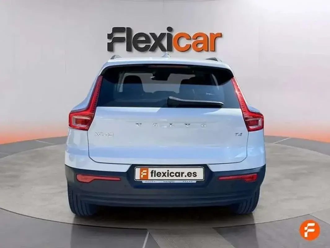 Usado Volvo XC40 Core 129 CV (94 kW) 2022 Blanco SUV