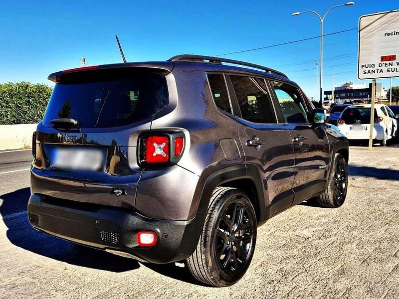 Usado Jeep Renegade Night Eagle 120 CV (88 kW) 2016 Gris SUV