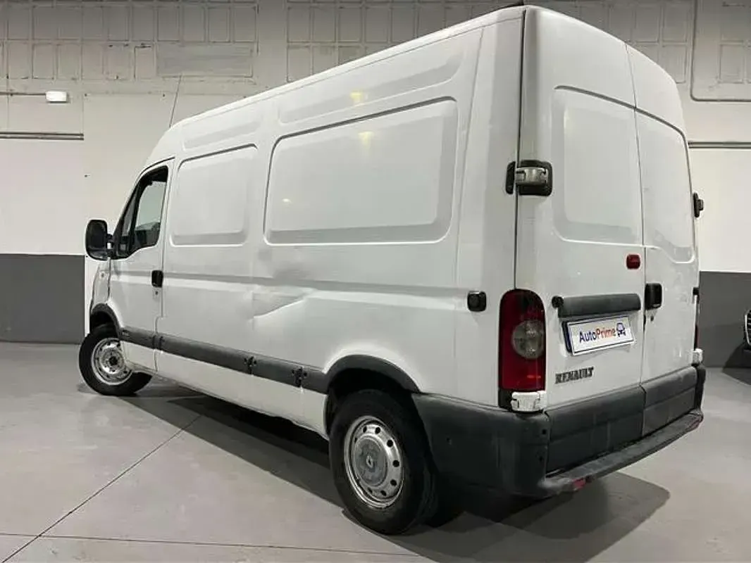 Usado Renault Master 120 CV (88 kW) 2006 Blanco Van