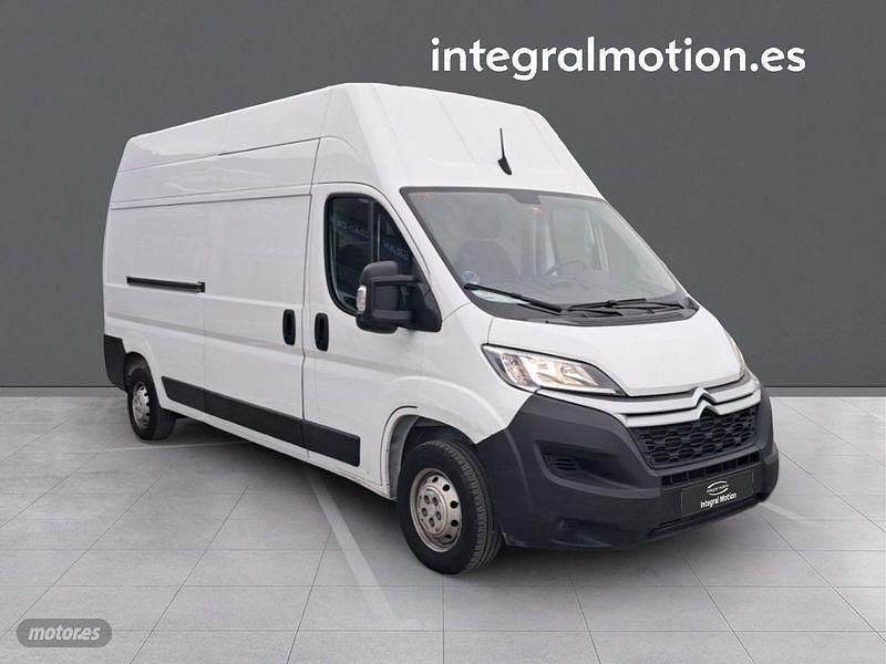 Usado Citroën Jumper 140 CV (102 kW) 2023 Blanco Monovolumen