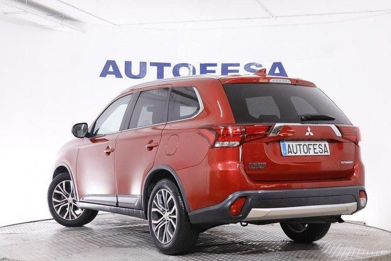 Usado Mitsubishi Outlander Motion 150 CV (110 kW) 2018 Rojo SUV