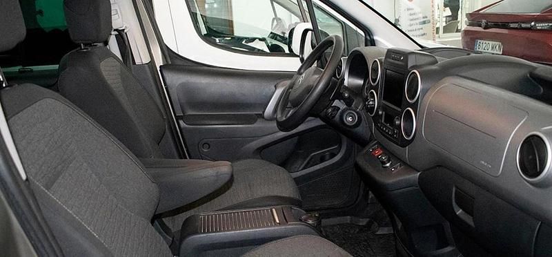 Usado Citroën Berlingo Live 131 CV (96 kW) 2018 Verde nausica Monovolumen