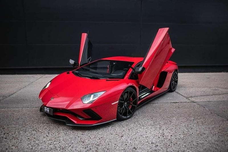 Rojo Usado 2017 Lamborghini Aventador Coupe | 334.800 € - Imagen 1/4