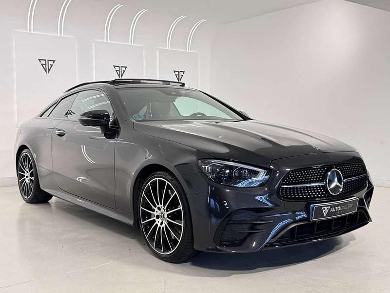Usado Mercedes E400 330 CV (242 kW) 2021 Gris Coupe