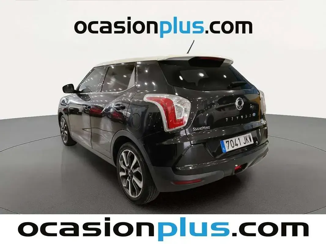 Usado SsangYong Tivoli Limited 116 CV (85 kW) 2015 Negro SUV