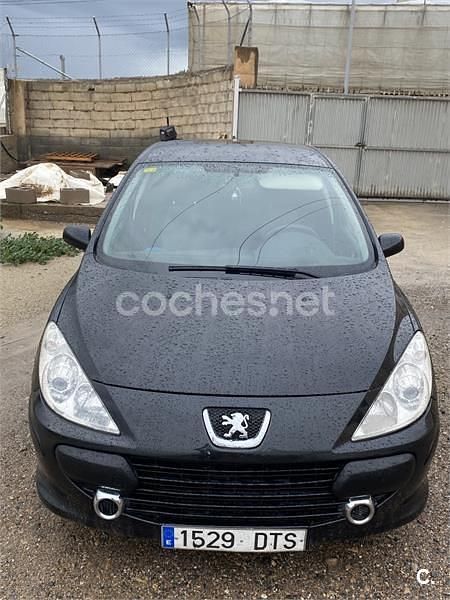 Usado Peugeot 307 110 CV (80 kW) 2005 Negro Berlina