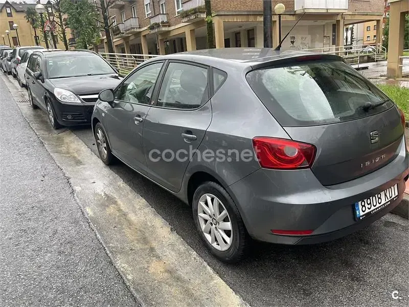 Usado Seat Ibiza CONNECT 90 CV (66 kW) 2017 Gris / plata Berlina