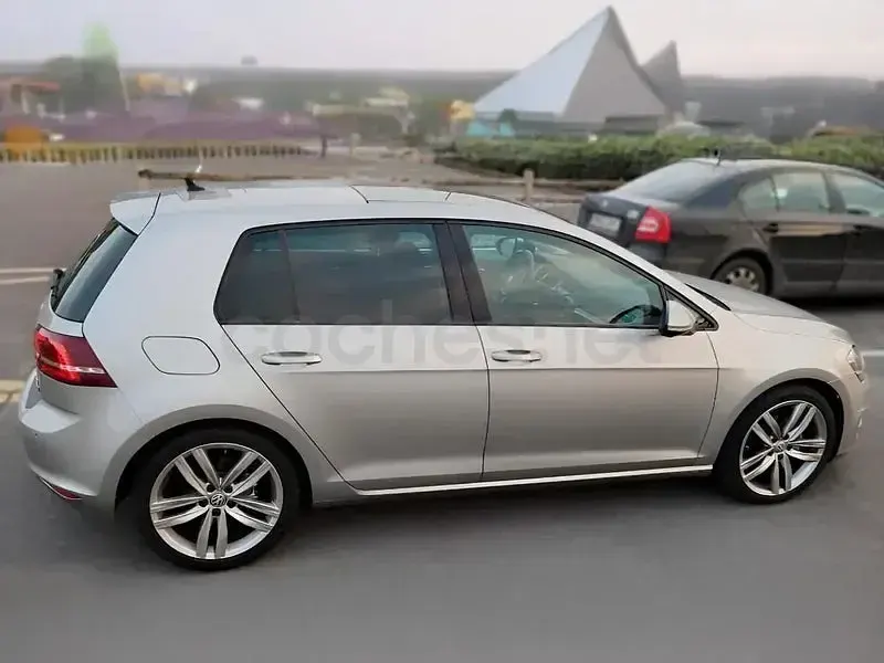Usado VW Golf Sportsvan Sportline 150 CV (110 kW) 2017 Gris / plata Monovolumen