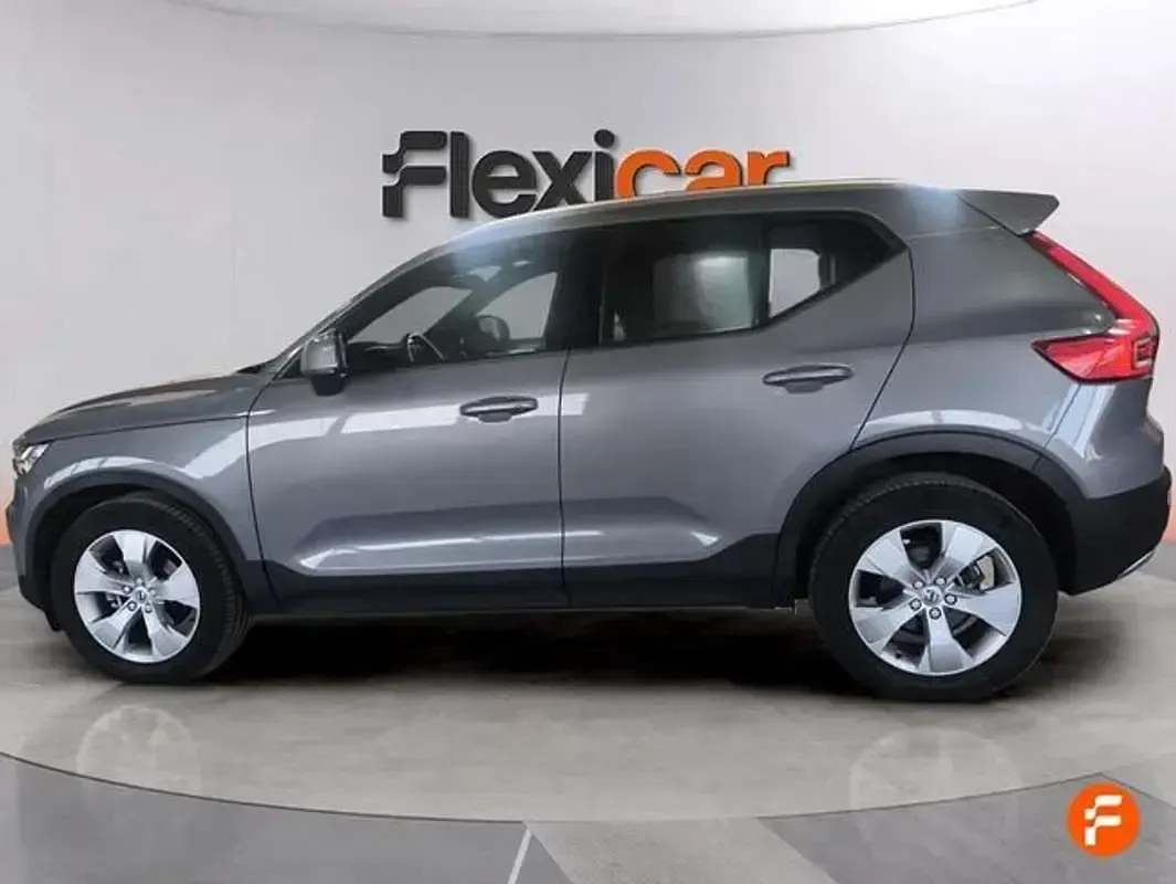 Usado Volvo XC40 Momentum 163 CV (119 kW) 2021 Gris SUV