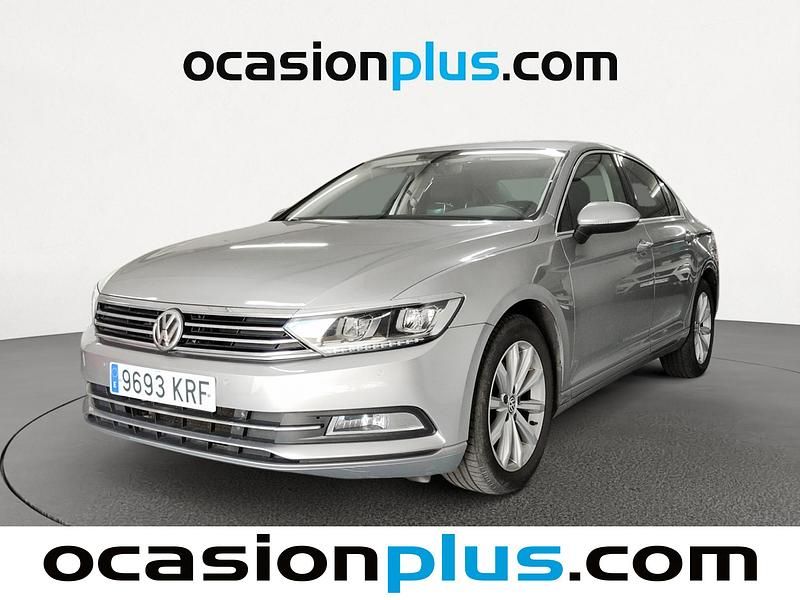 Gris plata Usado 2018 VW Passat Advance Berlina | 15.014 € (Buen precio) - Imagen 1/4
