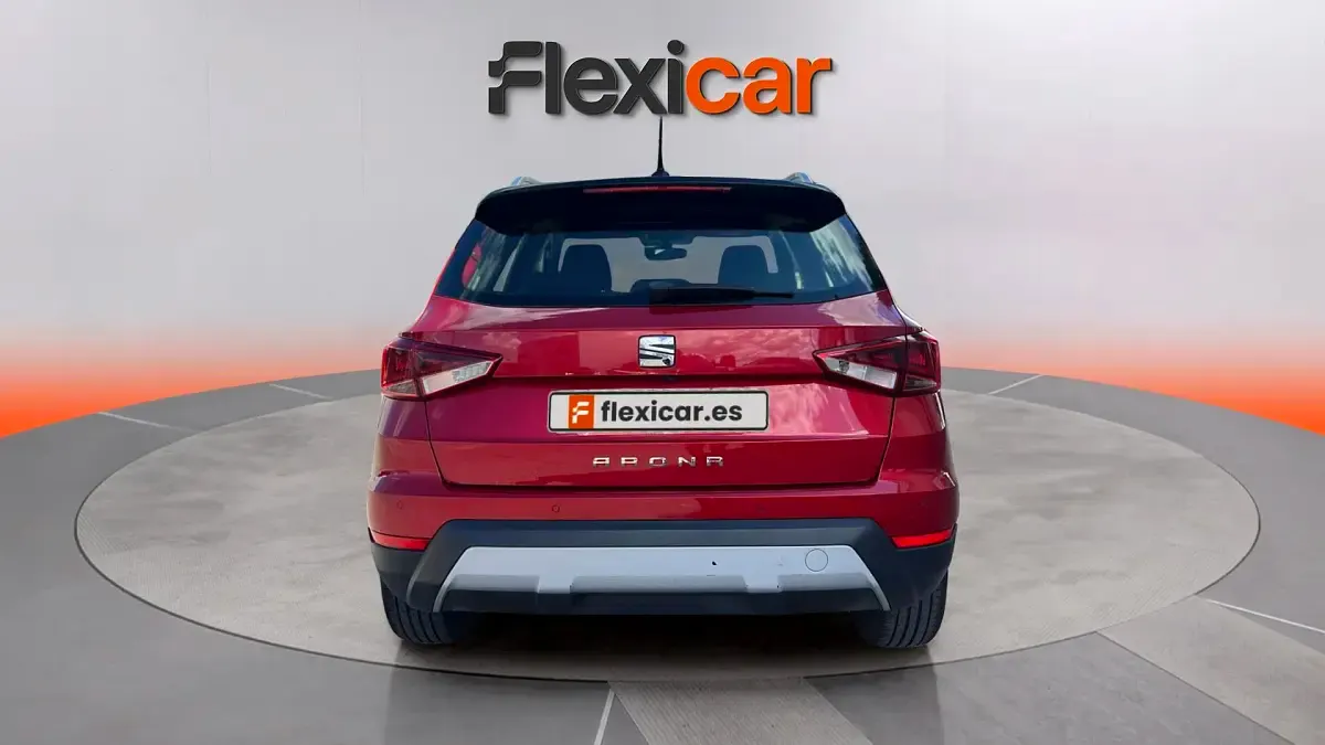 Usado Seat Arona Ecomotive 116 CV (85 kW) 2018 Rojo SUV
