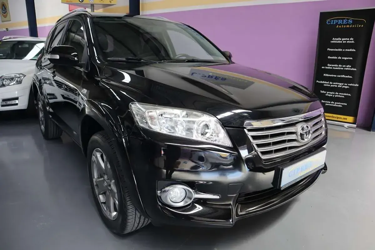 Usado Toyota RAV4 Executive 150 CV (110 kW) 2011 Negro SUV