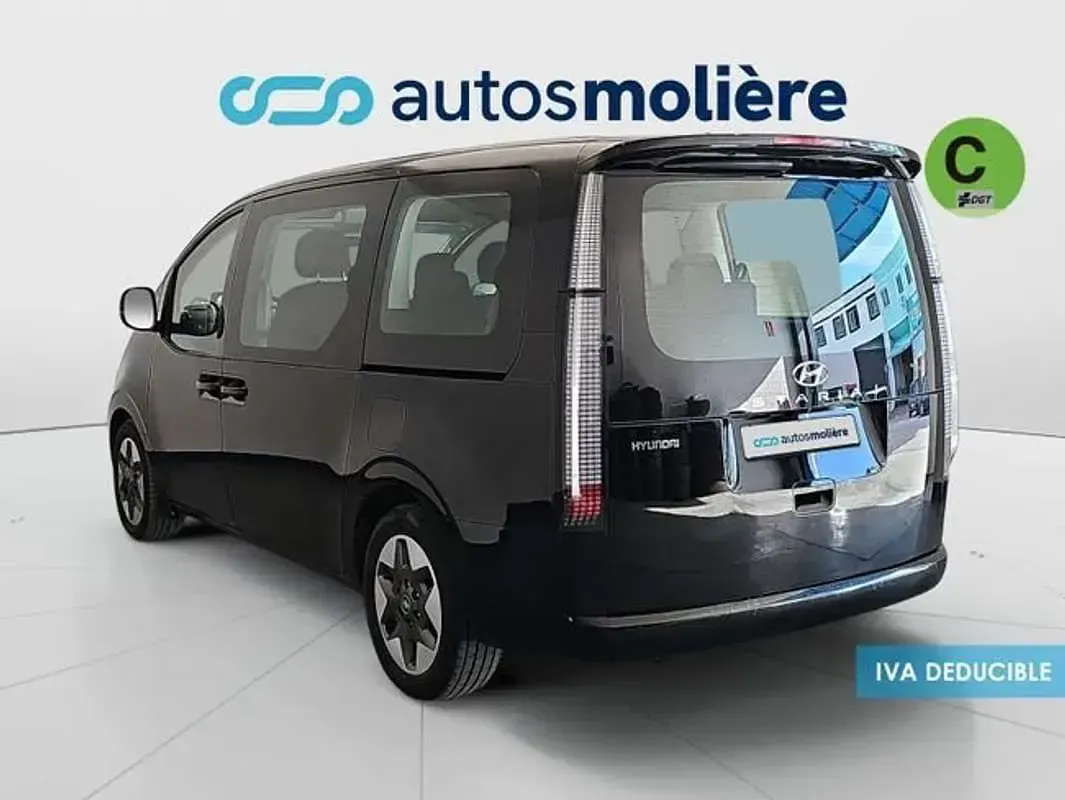 Usado Hyundai Staria 177 CV (130 kW) 2023 Negro Monovolumen