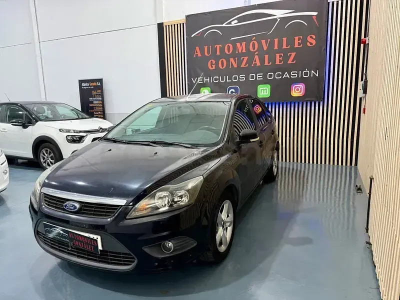 Używany Ford Focus Trend 90 KM (66 kW) 2008 Czarny Sedan/Limuzyna