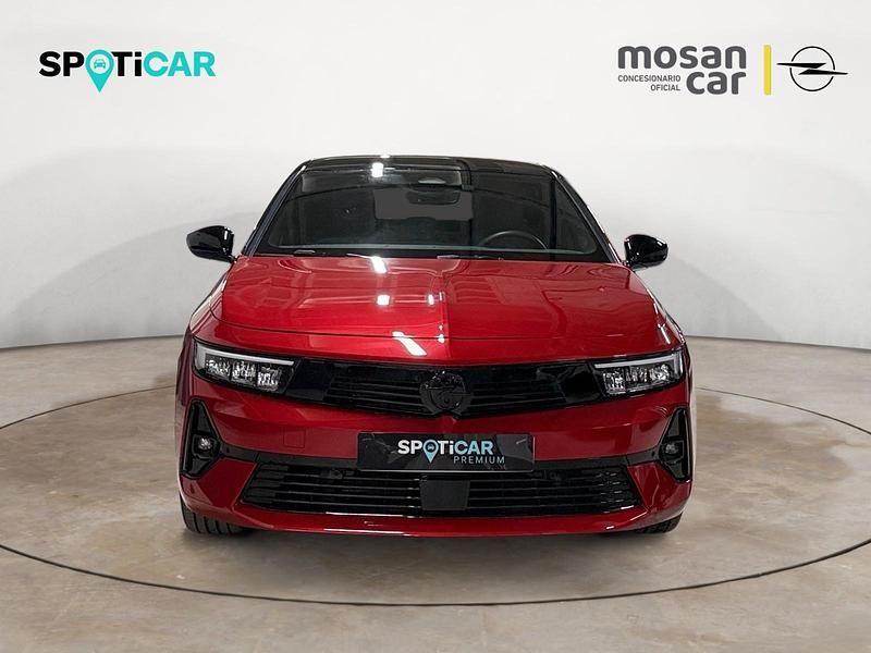 Usado Opel Astra 136 CV (100 kW) 2025 Rojo Familiar