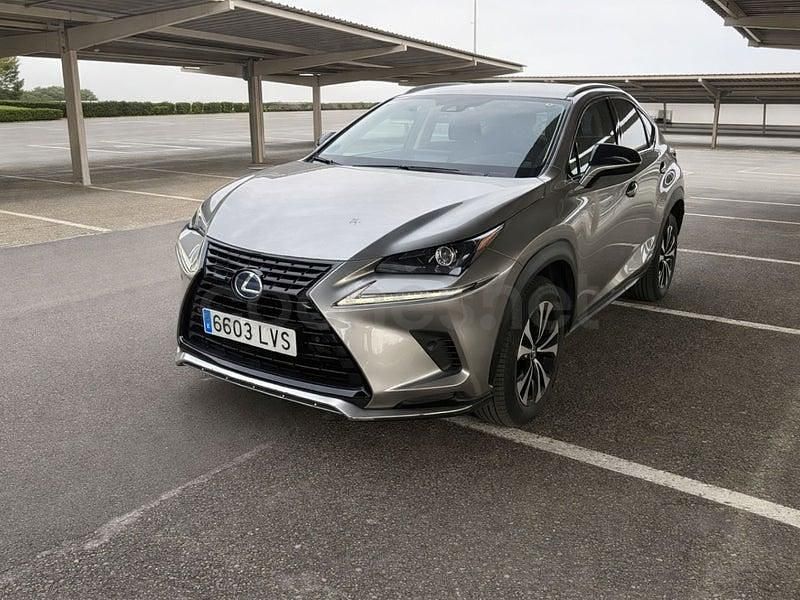Usado Lexus NX300h 197 CV (144 kW) 2022 Gris / plata SUV