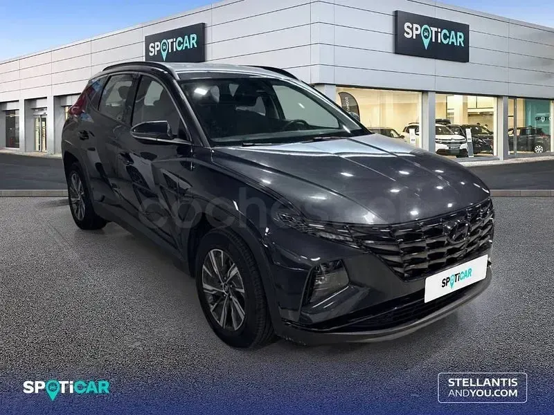 Usado Hyundai Tucson 150 CV (110 kW) 2023 Gris / plata SUV