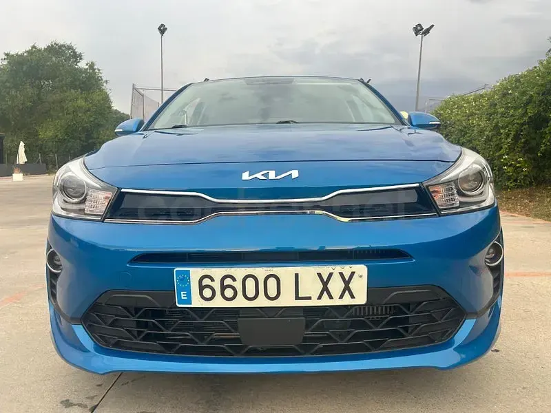 Usado Kia Rio Sport 101 CV (74 kW) 2022 Azul Berlina