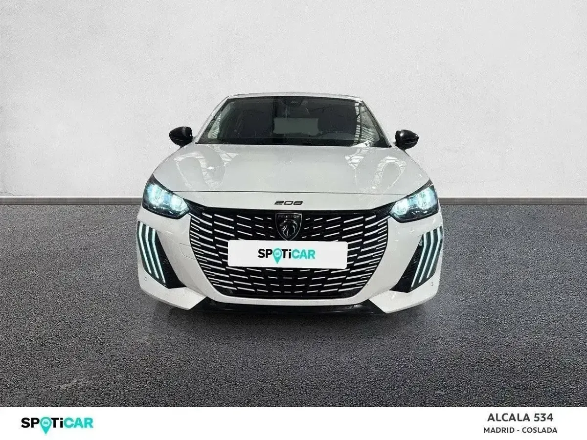 Usado Peugeot 208 Allure 100 CV (73 kW) 2024 Blanco Utilitario