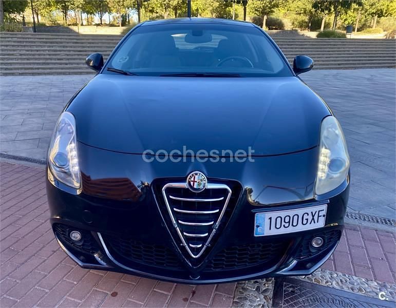 Negro Usado 2010 Alfa Romeo Giulietta Distinctive Utilitario | 4000 € (Precio justo) - Imagen 1/1