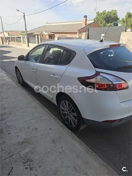 Usado Renault Mégane Business 90 CV (66 kW) 2015 Blanco Berlina