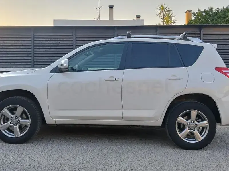 Usado Toyota RAV4 Executive 150 CV (110 kW) 2012 Blanco SUV