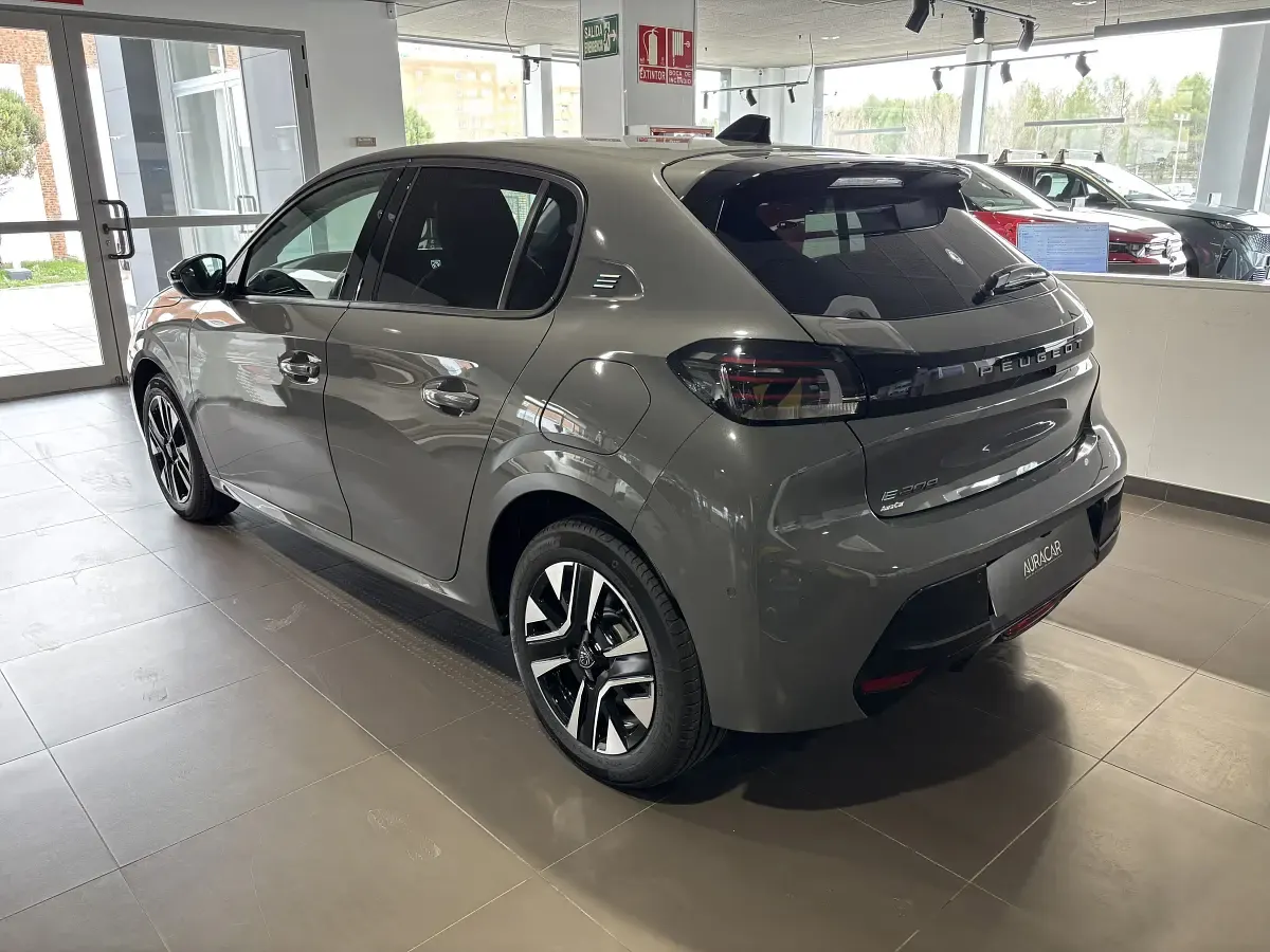 Usado Peugeot e-208 Allure 100 kW (136 CV) 2026 Utilitario