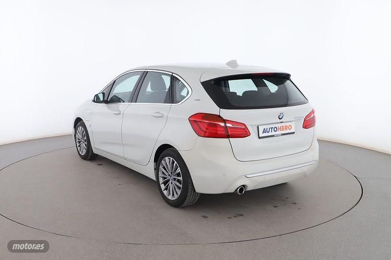 Usado BMW 225 Active Tourer iPerformance 225 CV (165 kW) 2018 Blanco Monovolumen