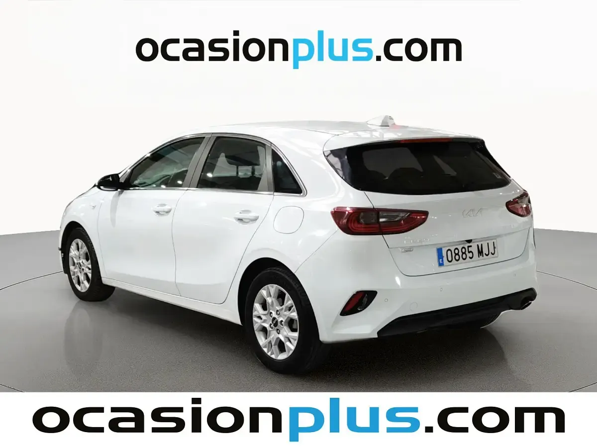 Usado Kia Ceed 136 CV (100 kW) 2023 Blanco Utilitario