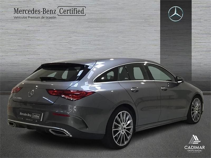 Usado Mercedes CLA200 Shooting Brake AMG line 150 CV (110 kW) 2021 Gris Familiar