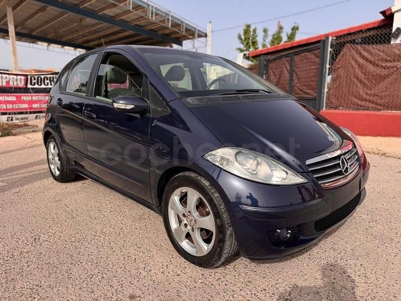 Usado Mercedes A180 Avantgarde 109 CV (80 kW) 2007 Azul Monovolumen