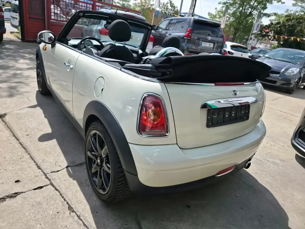 Usado Mini Cooper Cabriolet 122 CV (89 kW) 2010 Blanco Descapotable