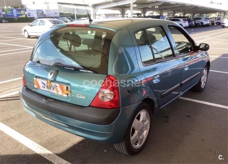 Verde Usado 2004 Renault Clio II Privilege Berlina | 3400 € (Buen precio) - Imagen 1/4