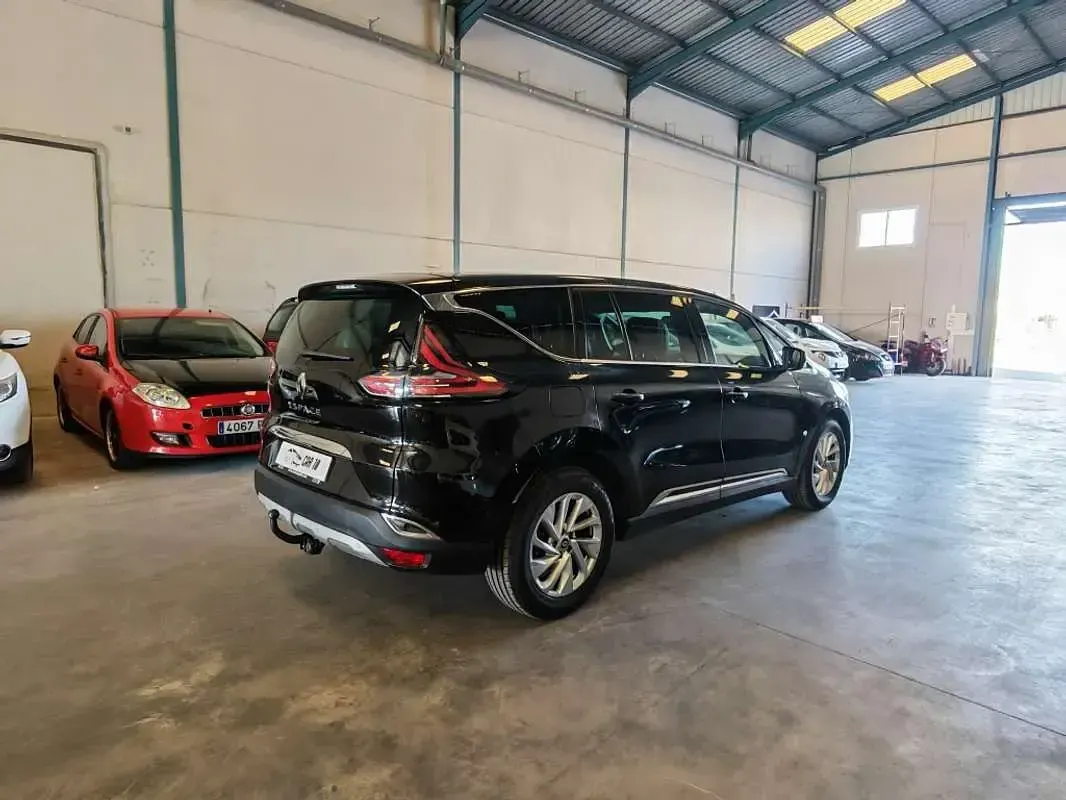 Usado Renault Espace Zen 160 CV (117 kW) 2017 Negro Monovolumen