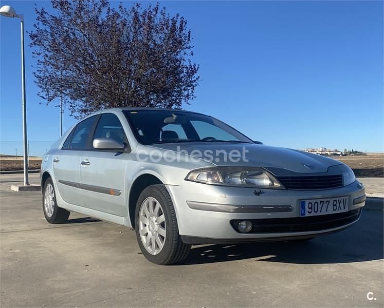 Gris / plata Usado 2002 Renault Laguna II Initiale Berlina | 1990 € (Precio justo) - Imagen 1/4