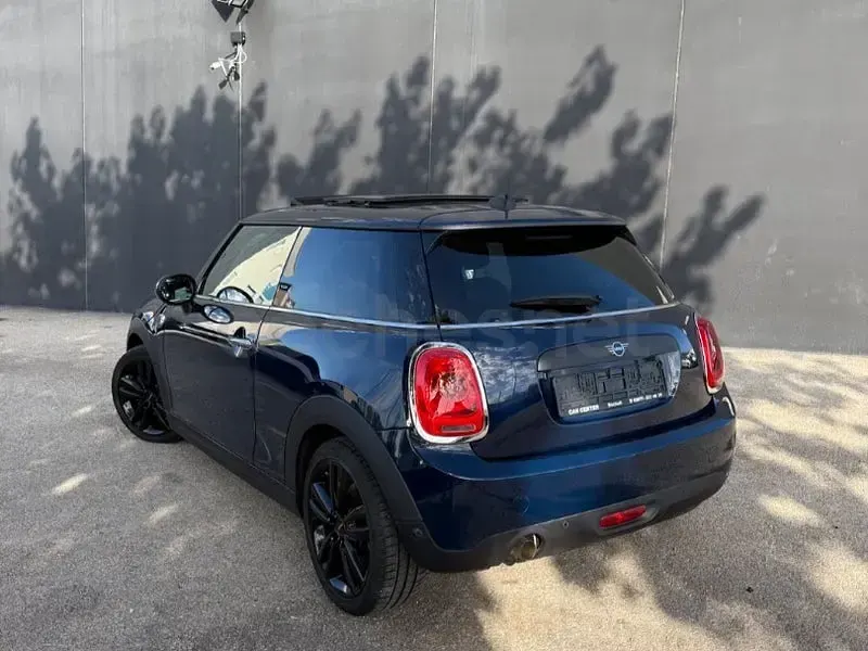 Usado Mini ONE 102 CV (75 kW) 2018 Azul Utilitario