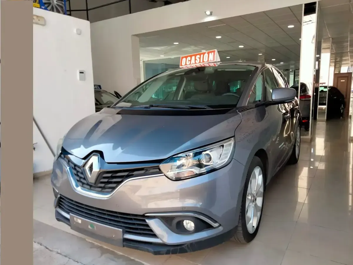 Usado Renault Scénic LIMITED 120 CV (88 kW) 2019 Gris Monovolumen