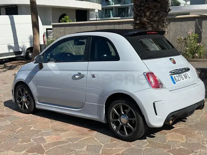Usado Abarth 500C 140 CV (102 kW) 2013 Gris / plata Descapotable