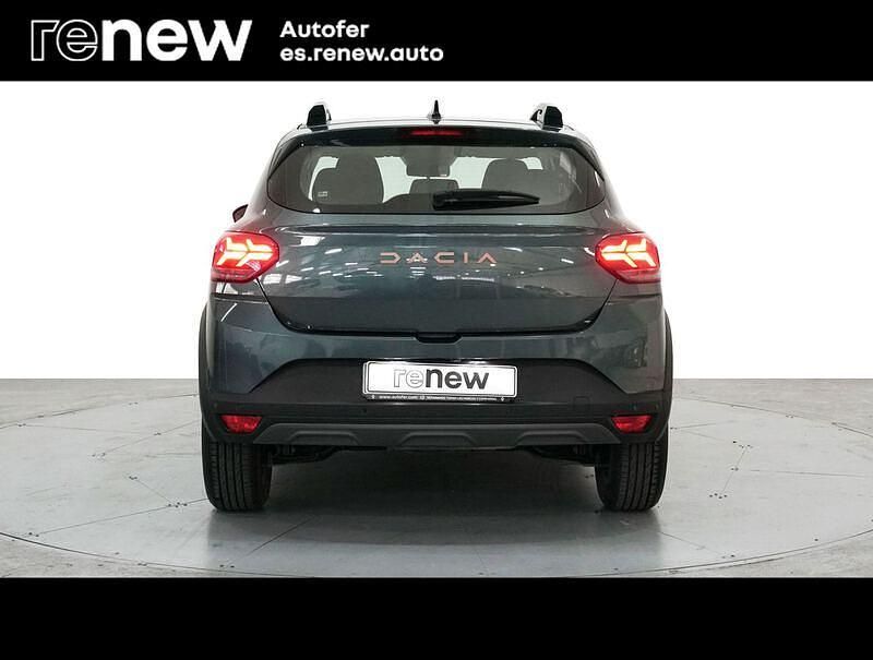 Usado Dacia Sandero Extreme 100 CV (73 kW) 2025 Verde Berlina