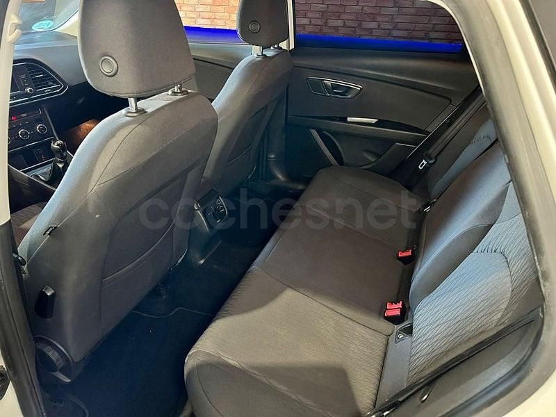 Usado Seat Leon Reference 110 CV (80 kW) 2016 Blanco Familiar