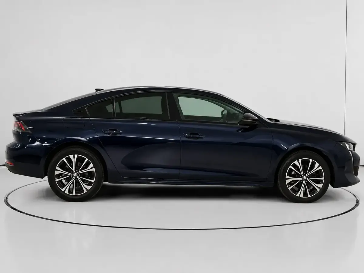 Usado Peugeot 508 Allure 131 CV (96 kW) 2022 Negro Berlina