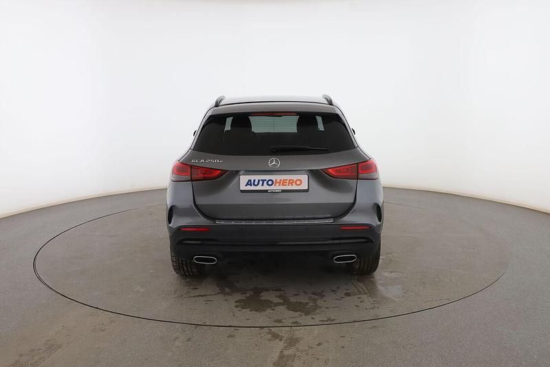 Usado Mercedes GLA250 AMG line 218 CV (160 kW) 2020 Gris SUV