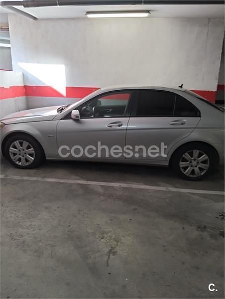Usado Mercedes C200 136 CV (100 kW) 2010 Gris / plata Berlina