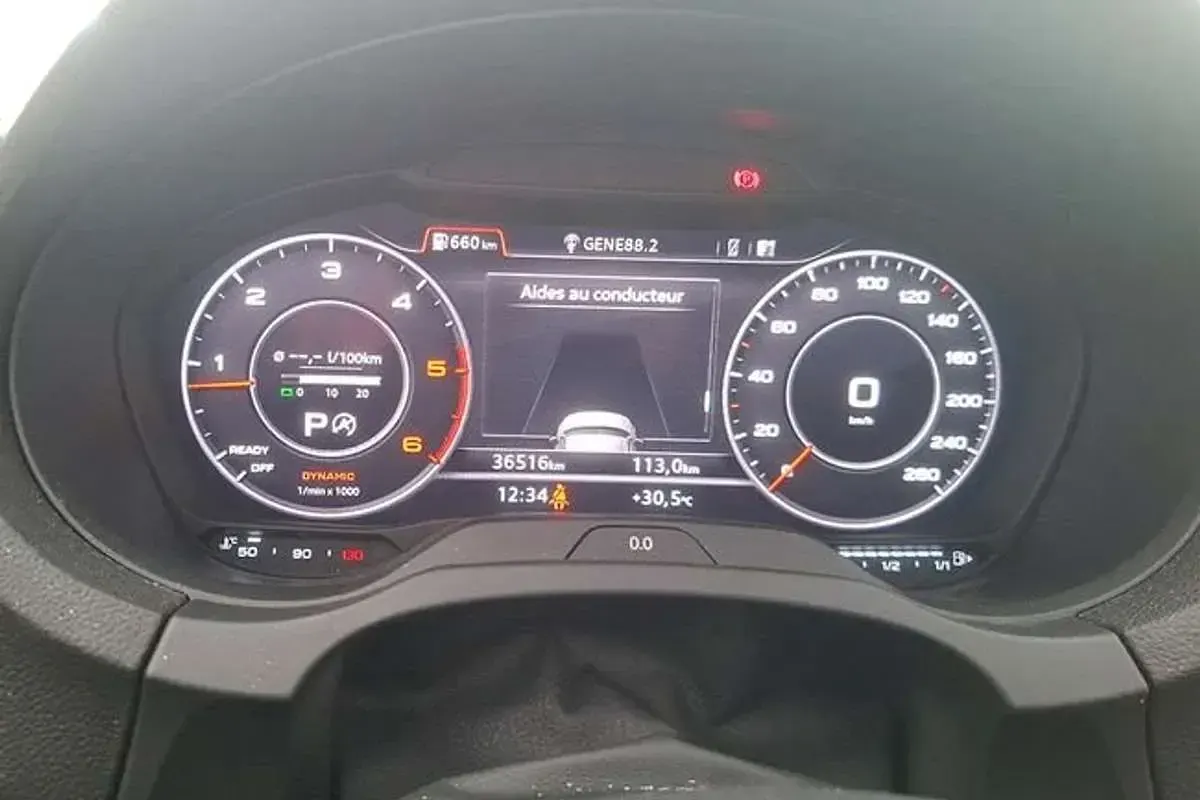 Usado Audi A3 Sportback Design 150 CV (110 kW) 2019 Rojo Utilitario